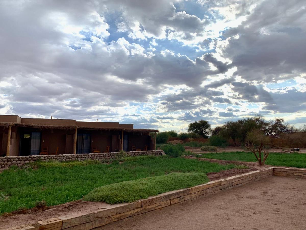 Tiunur Lodge Solor Exterior photo