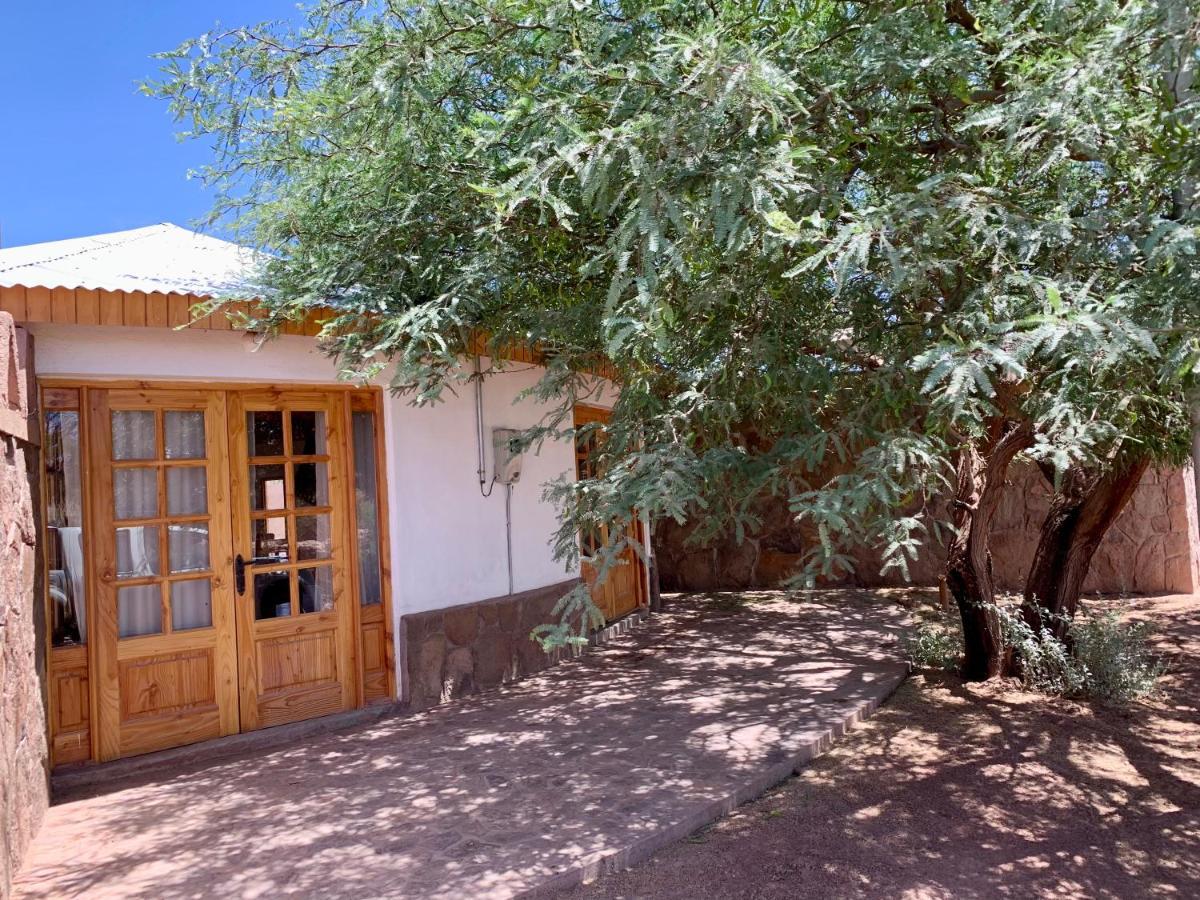 Tiunur Lodge Solor Exterior photo
